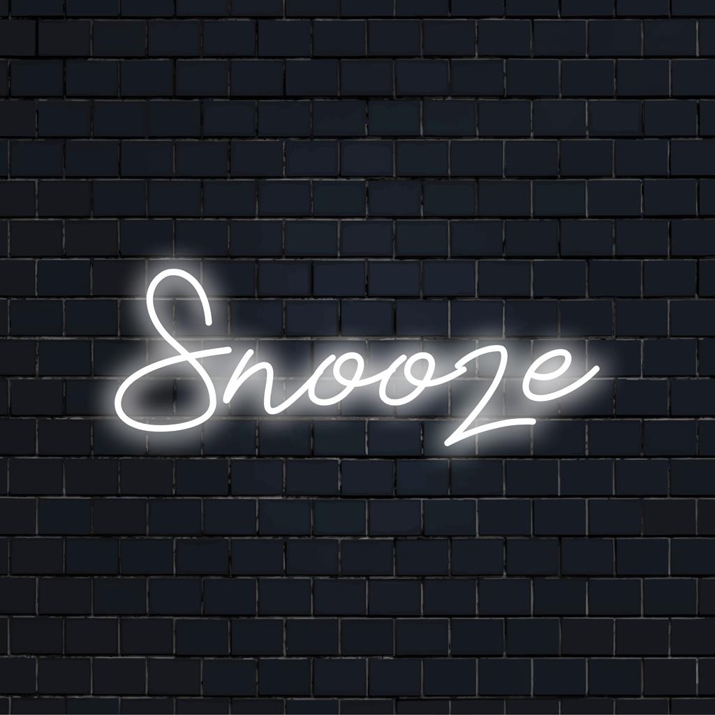 Uma vibrante placa de LED neon Snooze, perfeita para qualquer espaço, combinando arte neon e elegância personalizada para uma decoração única.
