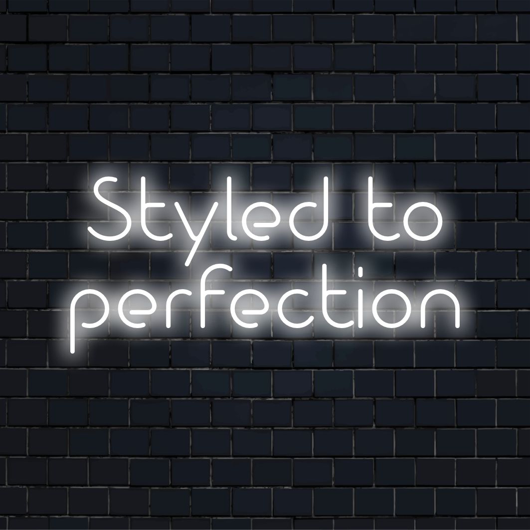 O letreiro de neon LED vibrante captura o chique urbano, perfeito para interiores modernos; decoração luminescente personalizada que define o estilo.