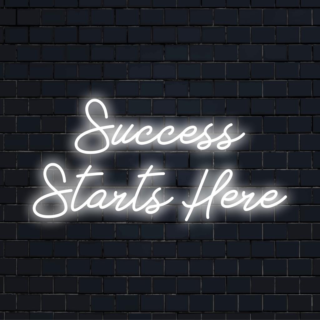 Letreiro de neon "O Sucesso Começa Aqui", peça de LED personalizada com citação perfeita para decoração inspiradora. Transforme qualquer espaço!