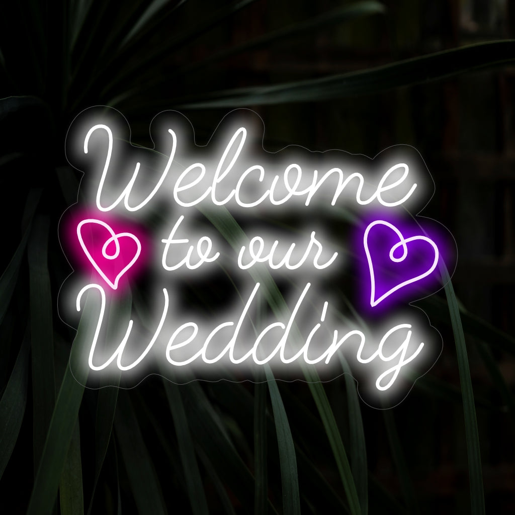 A placa de néon "Bem-vindo ao nosso casamento" convida com alegria, seu brilho neon celebrando a união de dois corações no espaço do seu casamento.