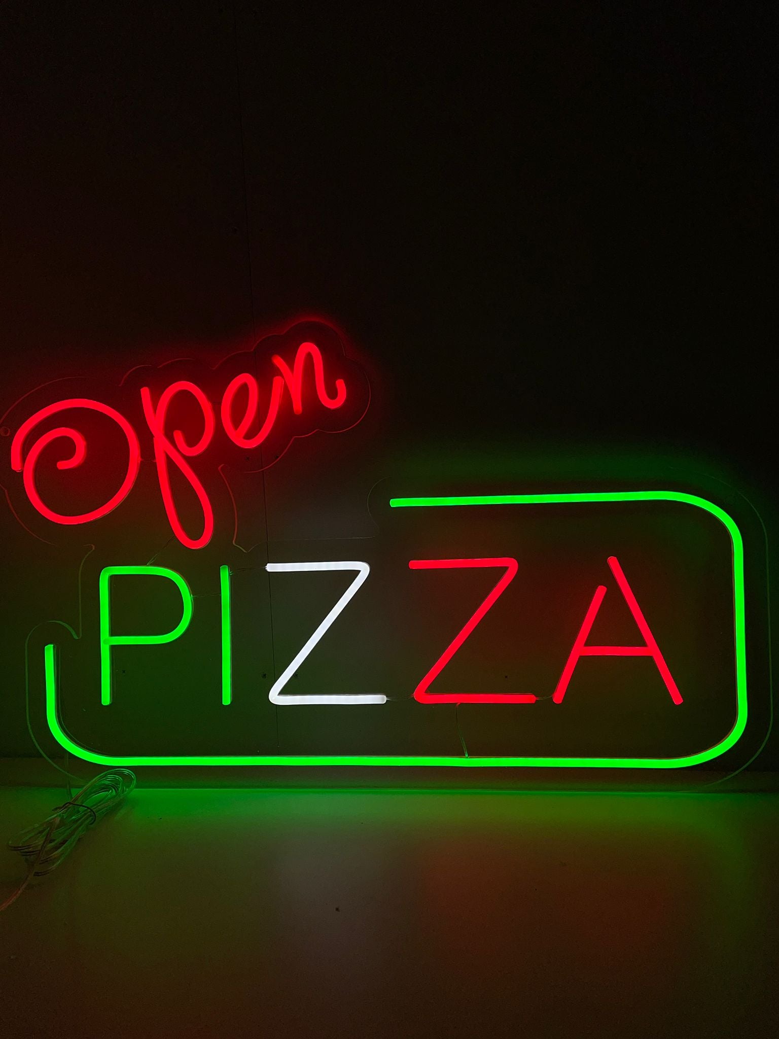 Placa de neon para pizza aberta - The Art Neon