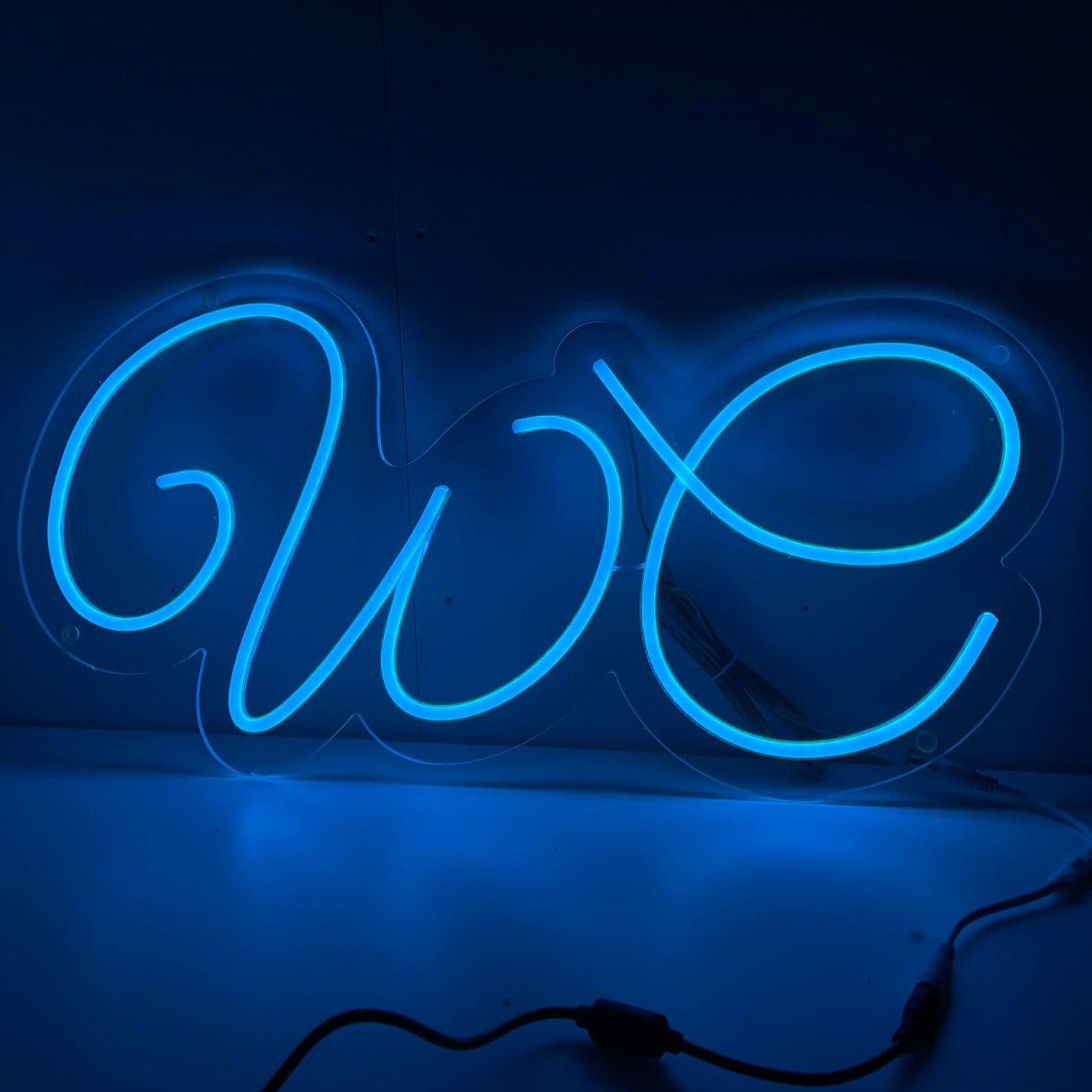 Letreiro de neon para banheiro - The Art Neon