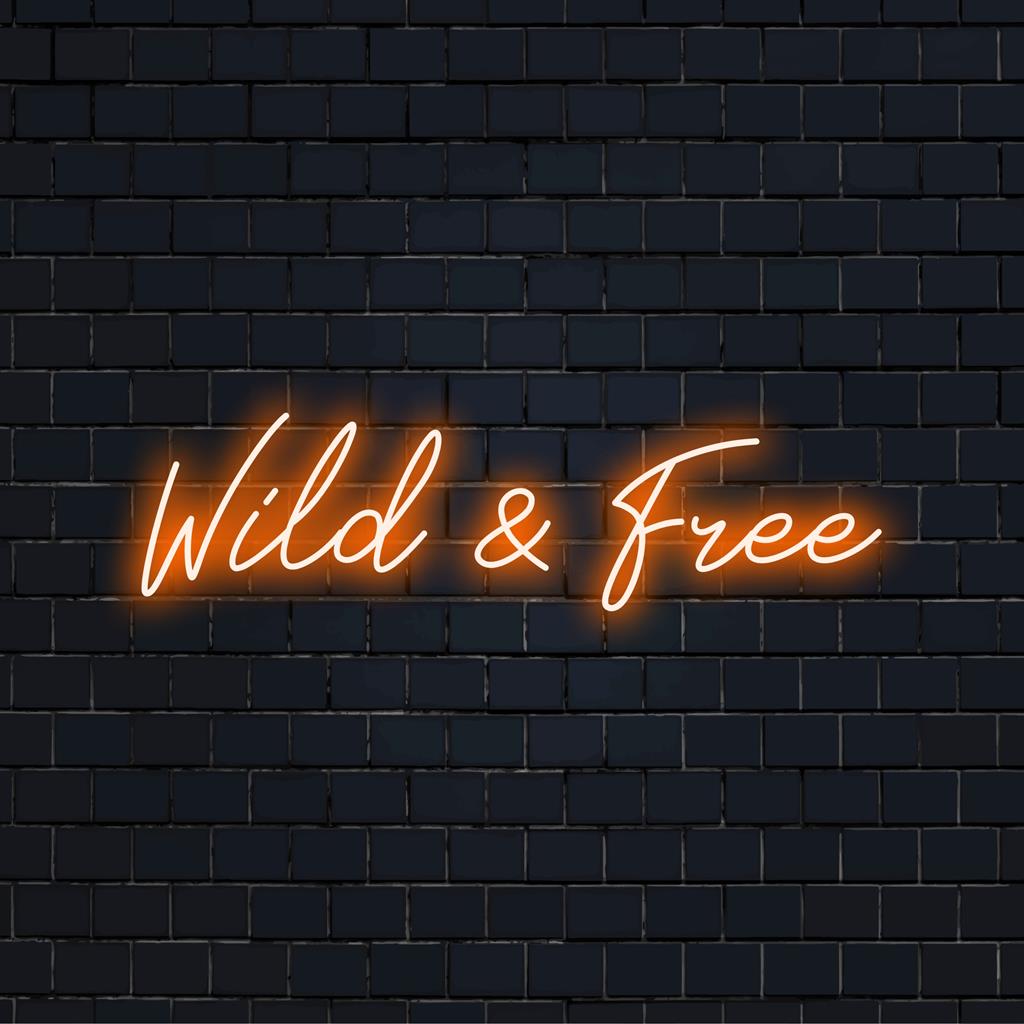 Letreiro de LED neon personalizado com os dizeres "Selvagem e Livre"; peça de decoração vibrante para espaços únicos. Decoração com luz neon para um toque moderno.