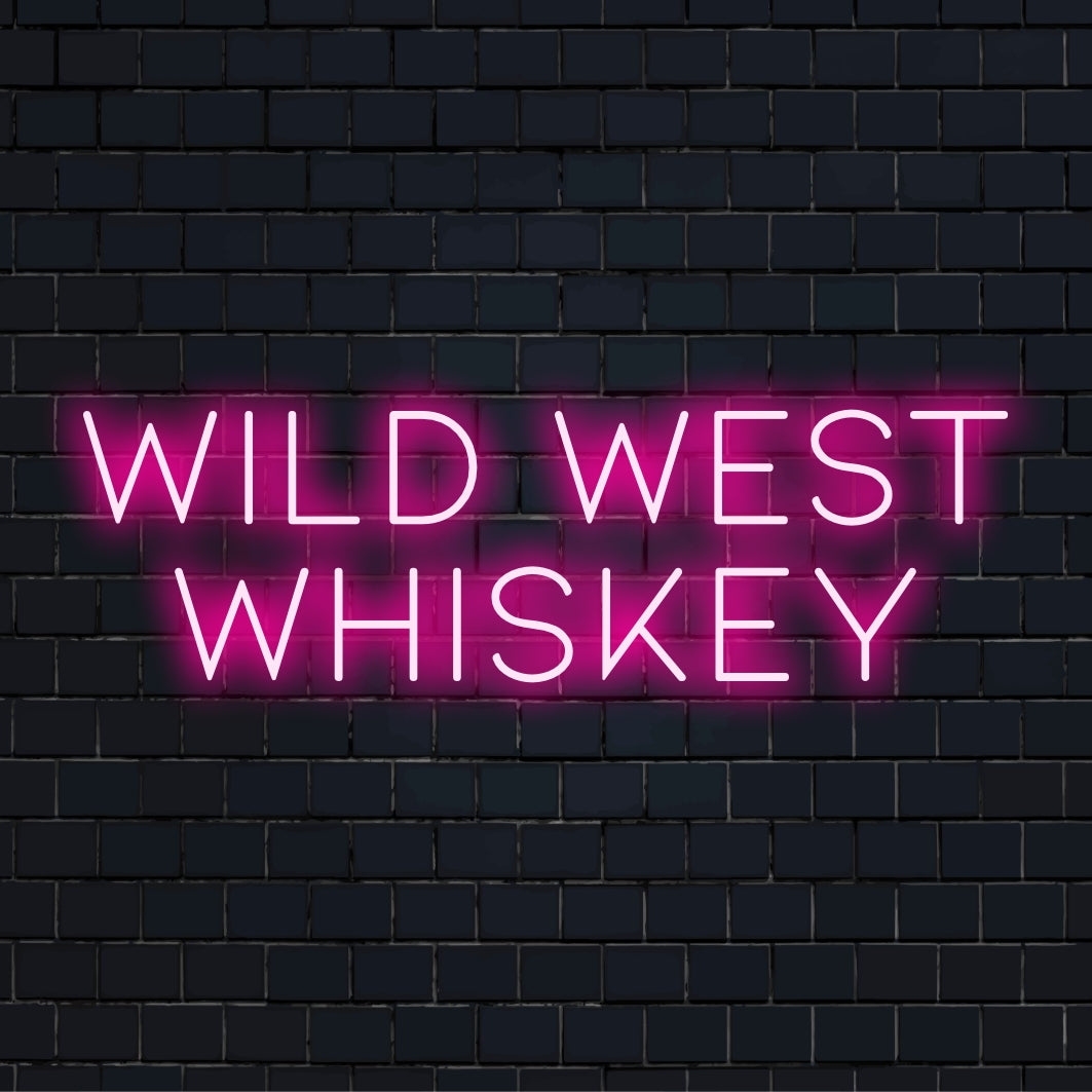Placa de LED neon personalizada exibindo uísque do Velho Oeste com detalhes em estilo western clássico, decoração neon ideal para qualquer espaço temático.