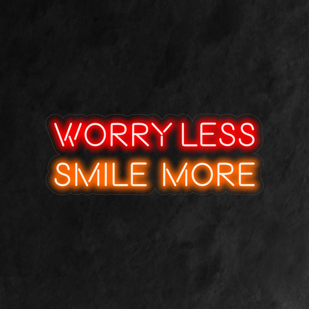 "Placa de neon "Se preocupe Menos, Sorria Mais" é uma adição positiva e inspiradora para o seu interior. Uma luz neon que incentiva uma atitude despreocupada e um sorriso radiante.