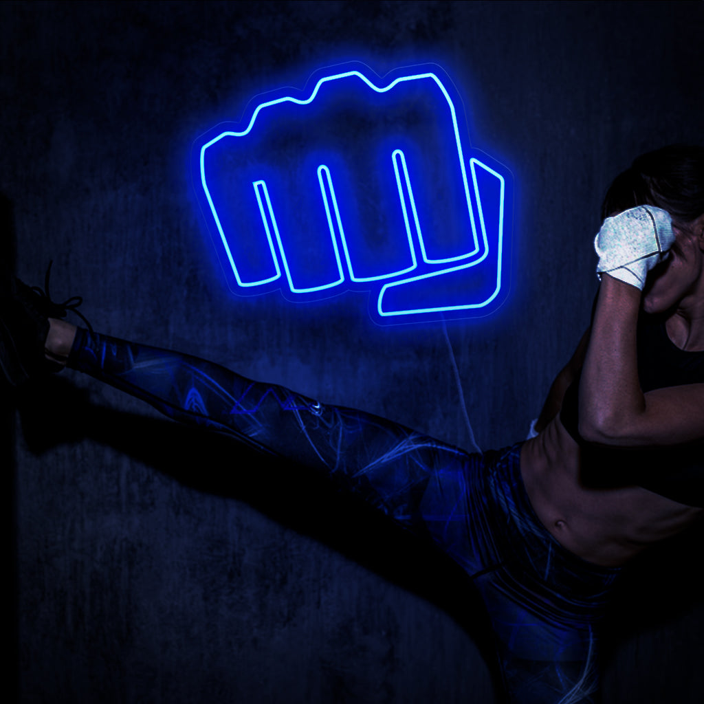 Um letreiro de neon eletrizante que exibe a palavra "Punch", exalando uma vibração vibrante e energética.