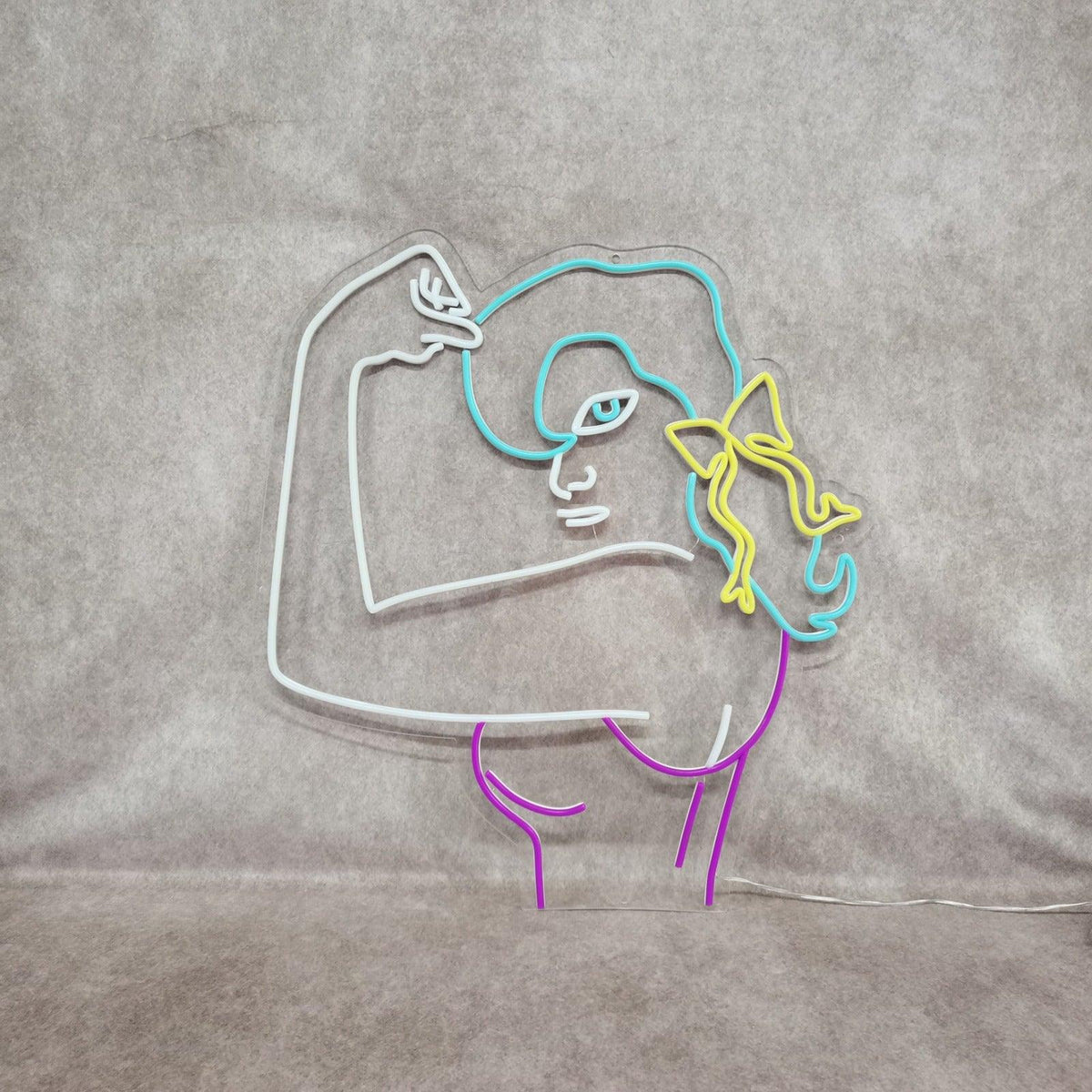 Letreiro de neon com mulher flexionando músculos - The Art Neon